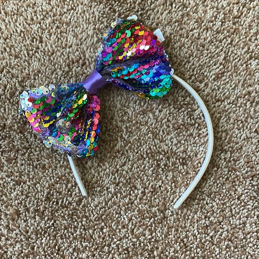 3 Headbands and 2 bows